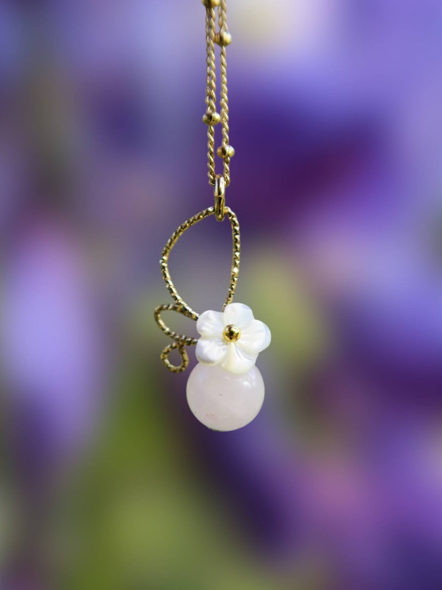 Collier fleuri Daphné - Hirondelle Bijoux