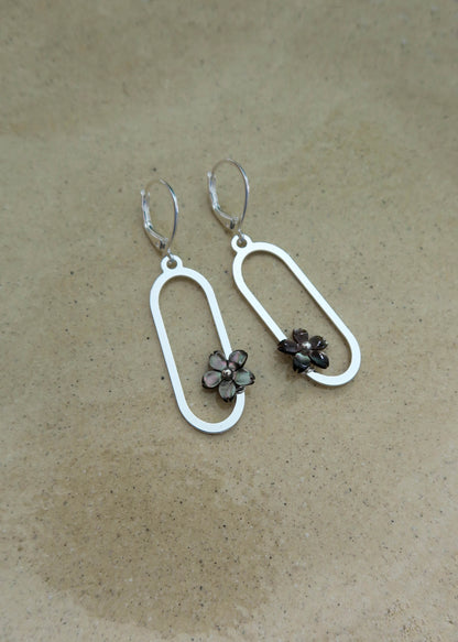 Boucles d'oreilles fleurs blanches Francesca