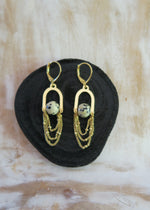 Boucles d'oreilles pendantes dorées et jaspe dalmatien motif oriental Orient - Hirondelle Bijoux