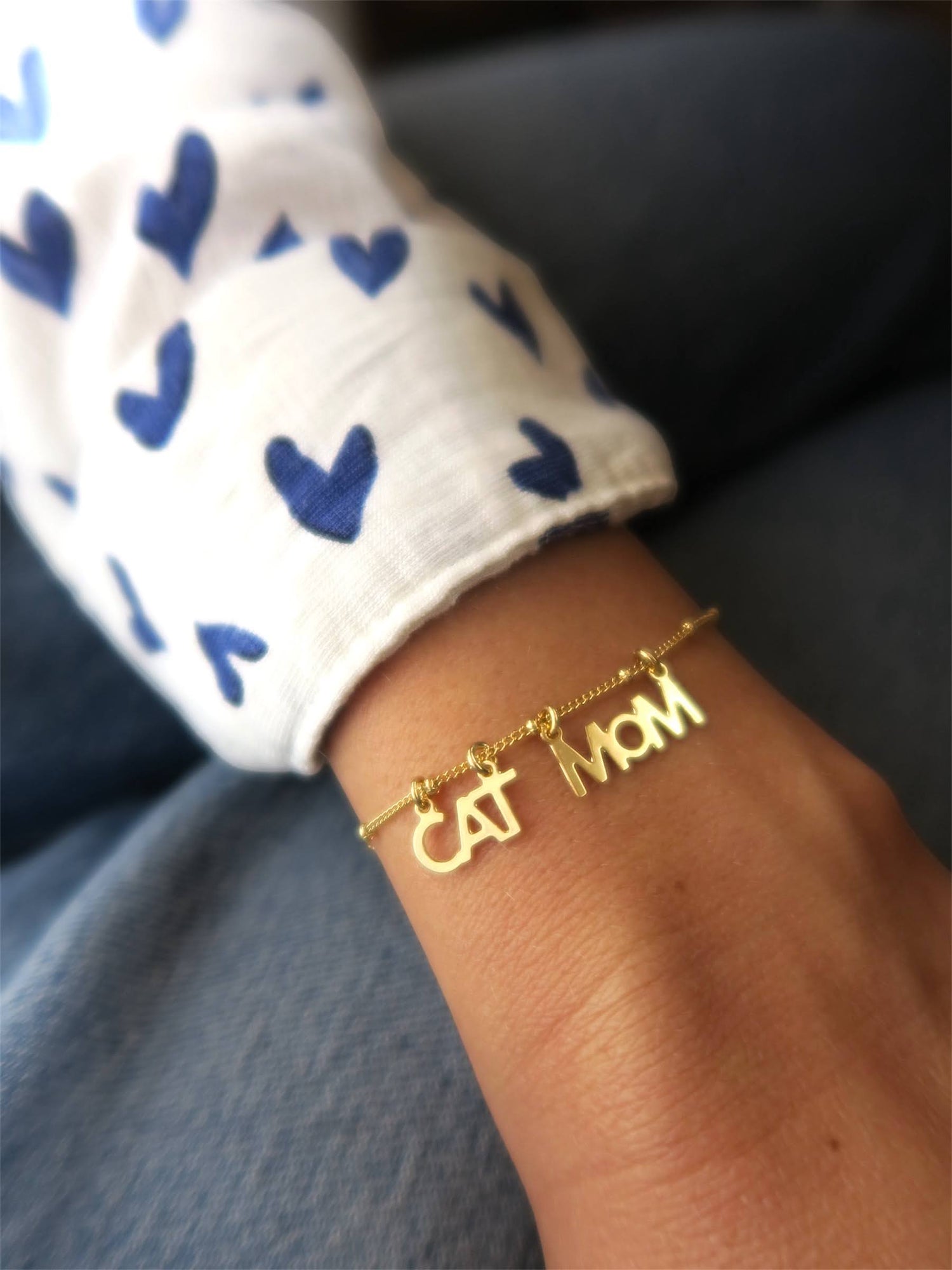 bracelet pour les mamans chat ou cat mom.
votre bijou préféré ? celui qui vous rappelle qu'il vous attend à la maison !