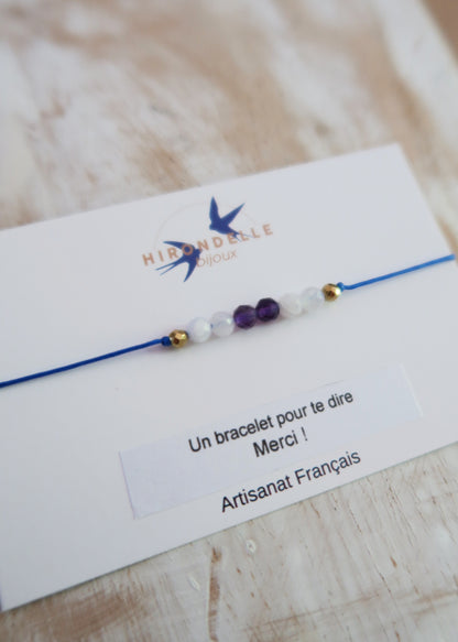 bracelet cordon ajustable en pierres porte-bonheur, petit prix fabrication artisanale. cadeau parfait pour dire merci