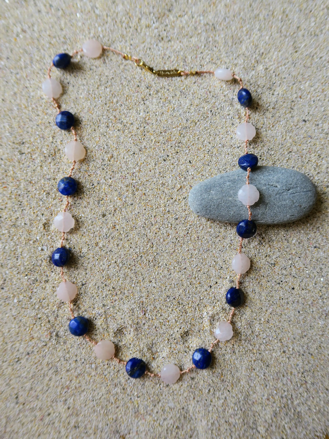 Collier pierres nouées sur cordon en  lapis lazuli quartz rose