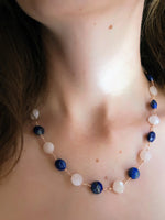 Collier tendance pierres nouées sur cordon en  lapis lazuli quartz rose