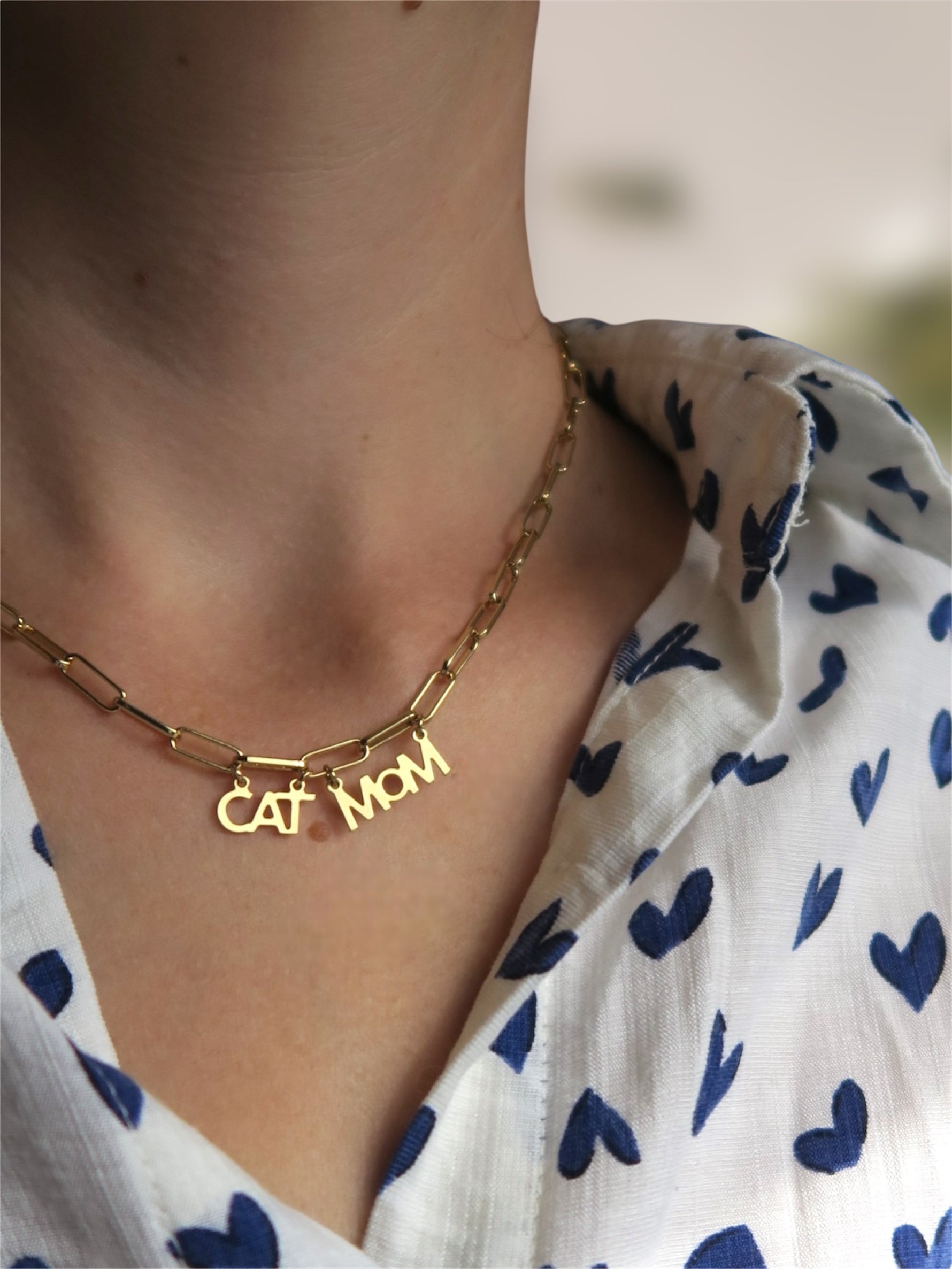 collier chaine doré rectangulaire pour femme aimant les chats 