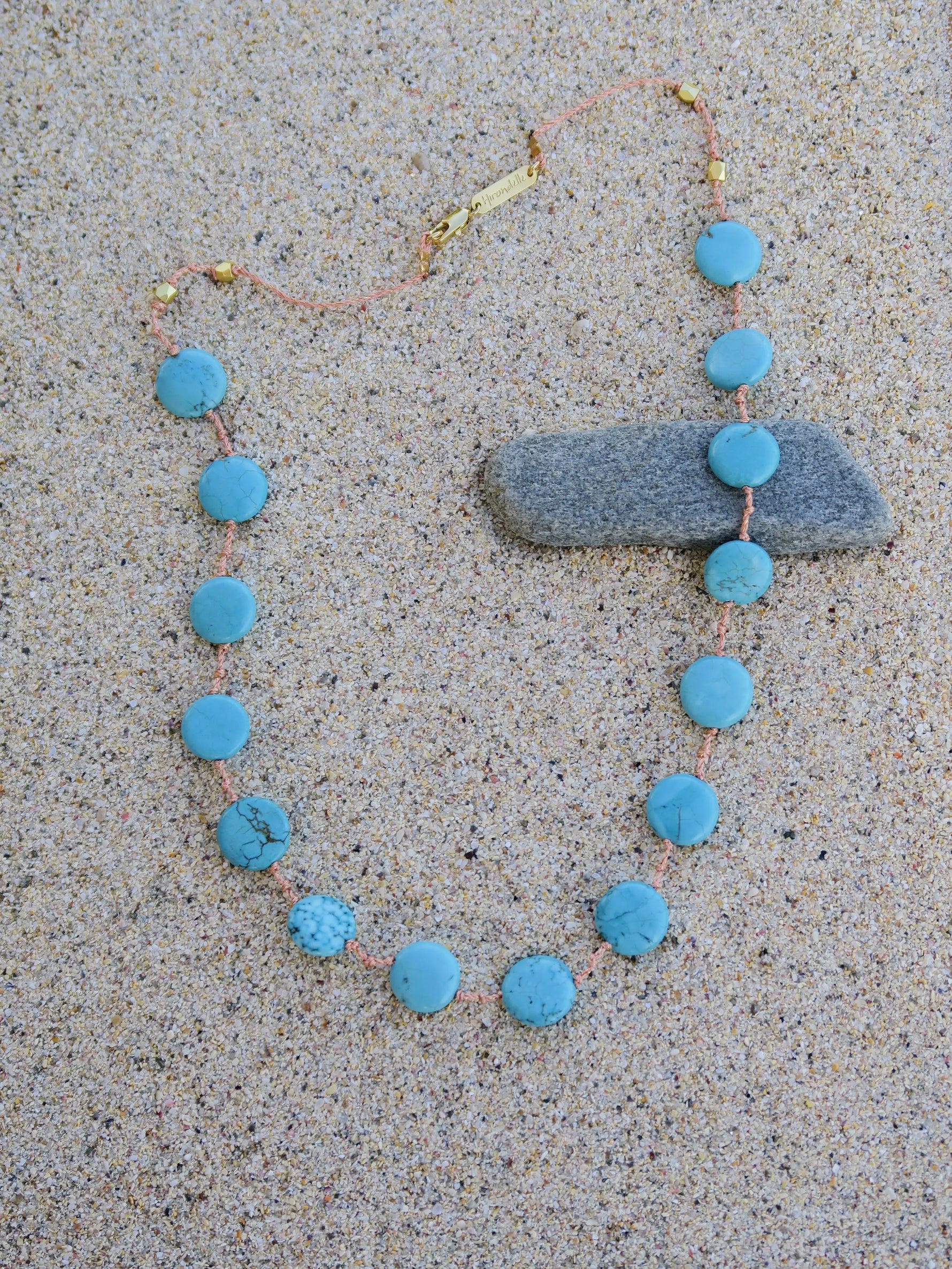 collier en howlite turquoise Seychelles