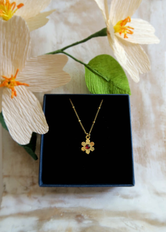 Collier fleurs boutons d'or grenat - Hirondelle Bijoux