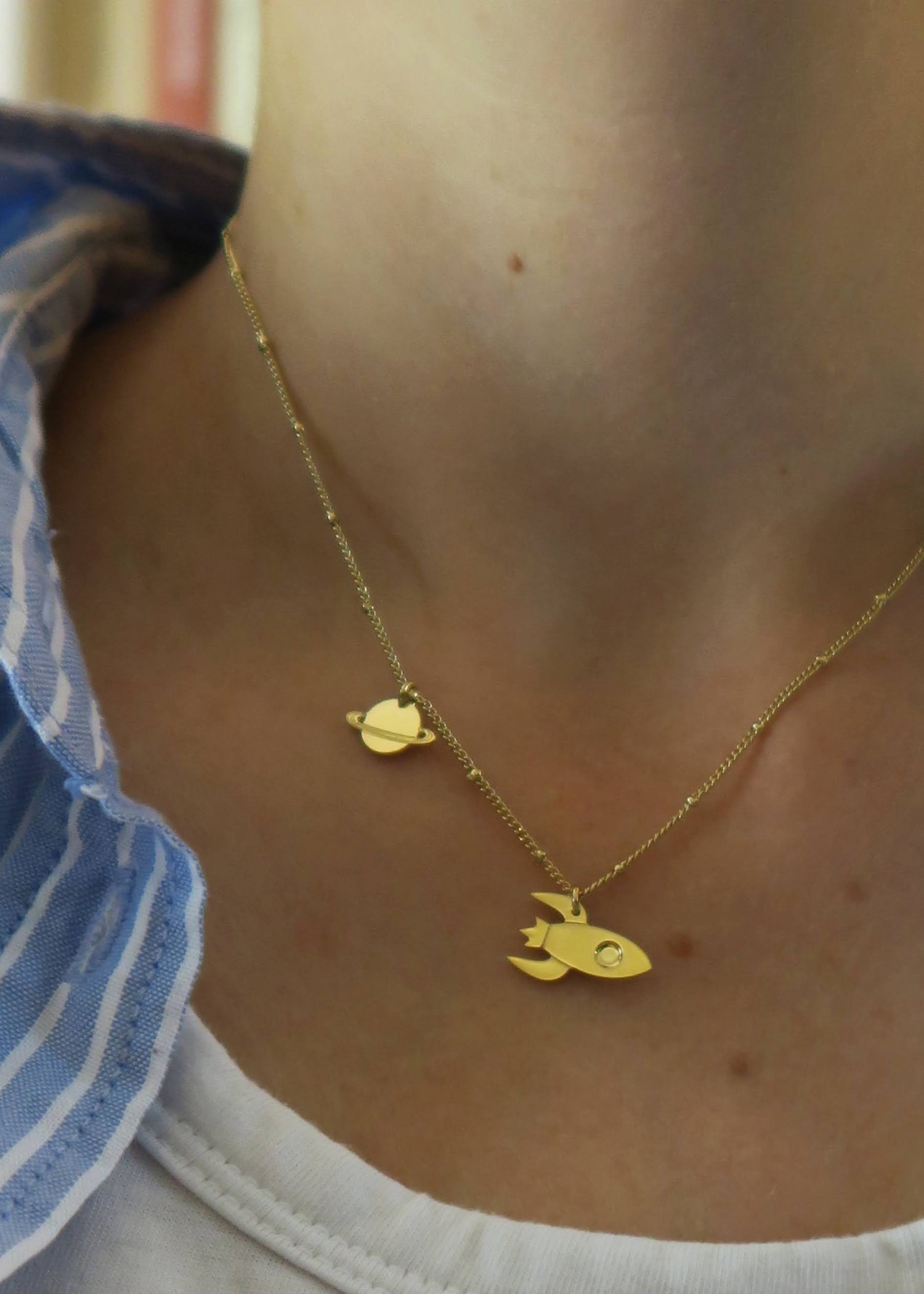 Collier planète et fusée