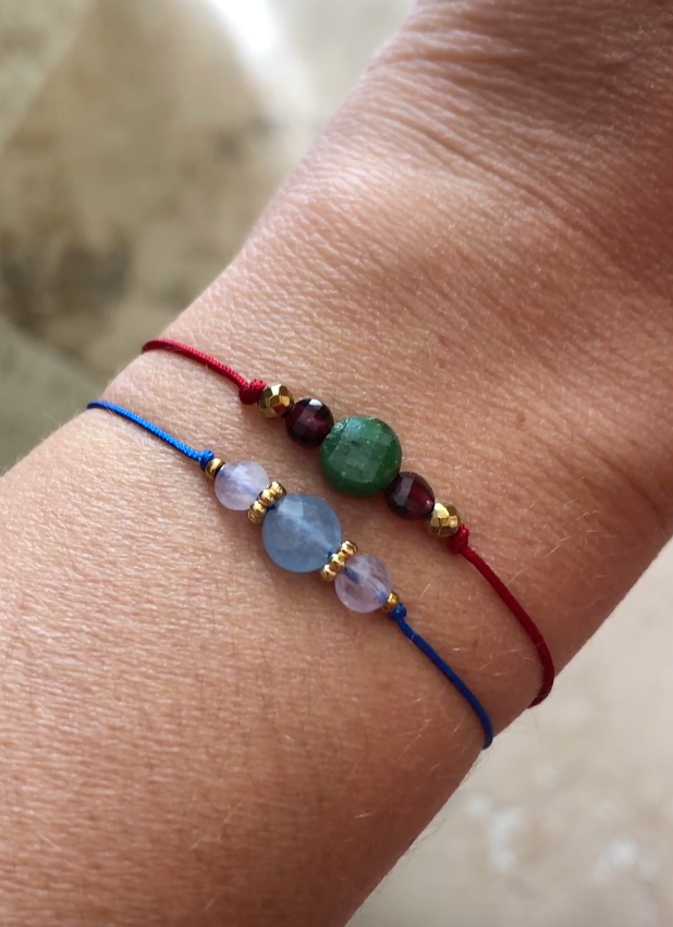 bracelets en pierres porte-bonheur pour souhaiter une bonne année et un joyeux noël