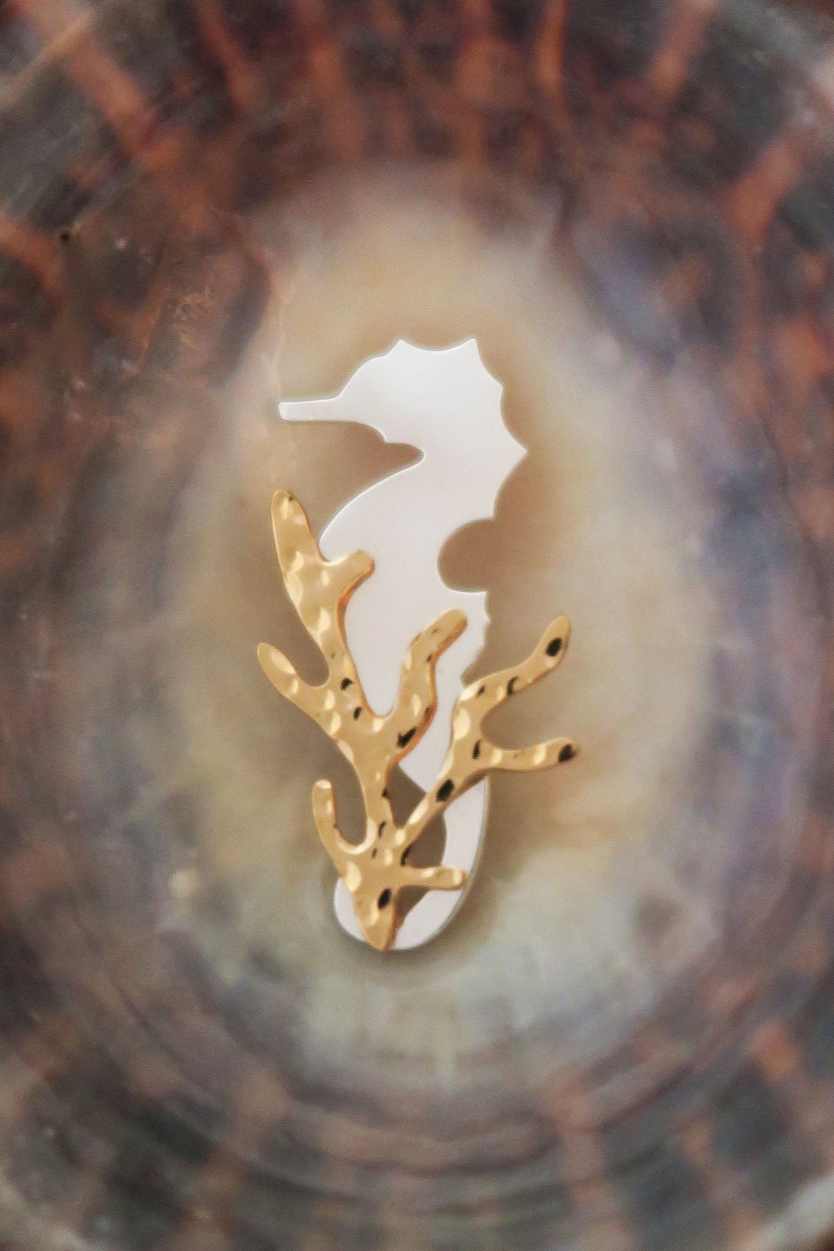 Broche Hippocampe avec cristaux - Montres & Bijoux Broche Hippocampe avec cristaux - Montres & Bijoux